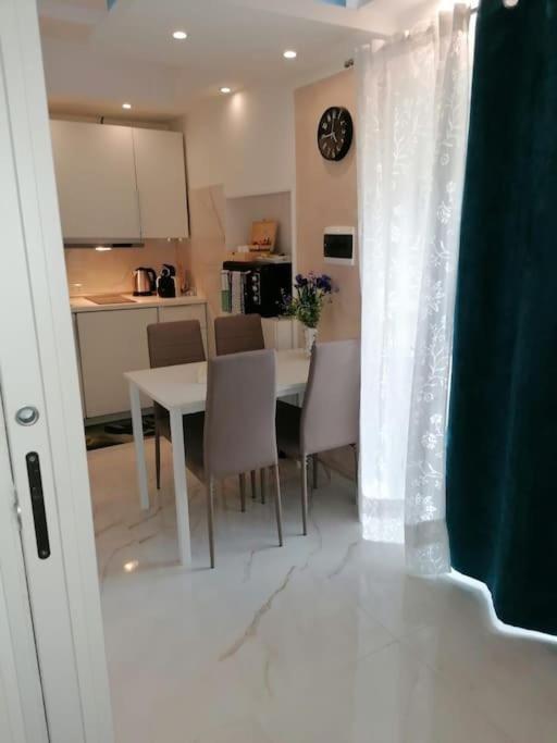 Fiumicino Aeroporto Casa Vacanze Iris Eksteriør billede