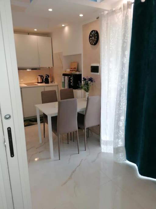 Fiumicino Aeroporto Casa Vacanze Iris Eksteriør billede